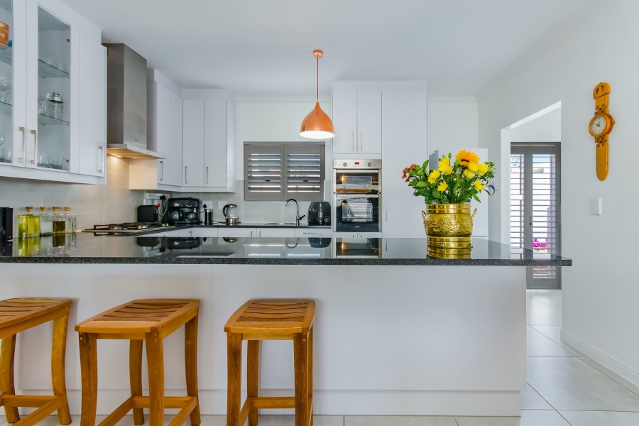 4 Bedroom Property for Sale in Pinehurst Western Cape